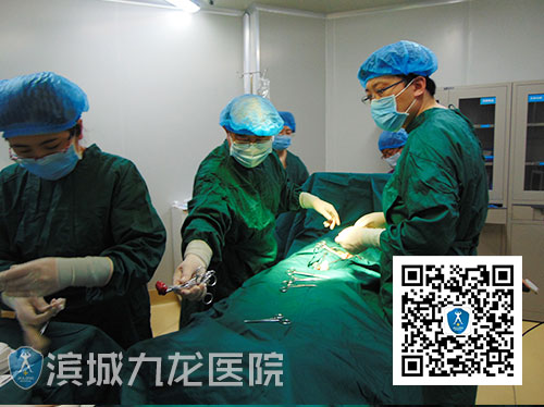 九龙男科本月先例隐睾摘除术圆满成功
